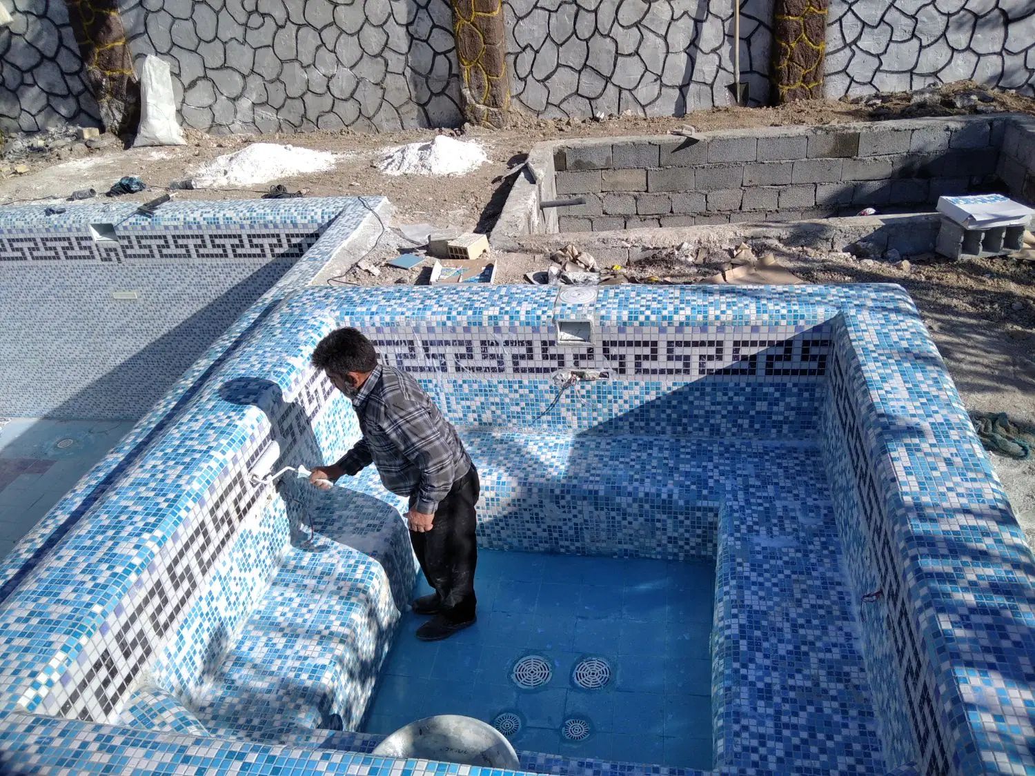 بنا، بنایی اجرای و آببندب استخر،جکوزی،سرامیکار|خدمات پیشه و مهارت|اصفهان, دانشگاه اصفهان|دیوار