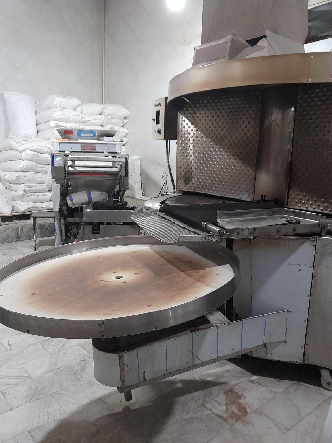 فروش نانوائ لواشی|فروش مغازه و غرفه|الیگودرز, |دیوار