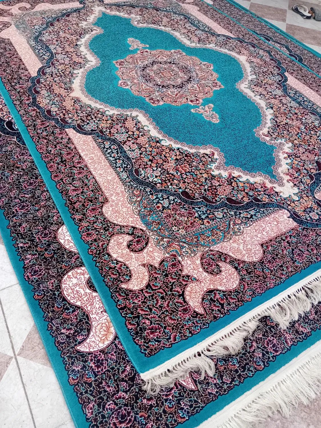 ۴عددفرش وقالی۲عدد۹متر ۱عدد۶متر۱عدد ۱در۲مترفیروزی|فرش|اهواز, کوی علوی|دیوار