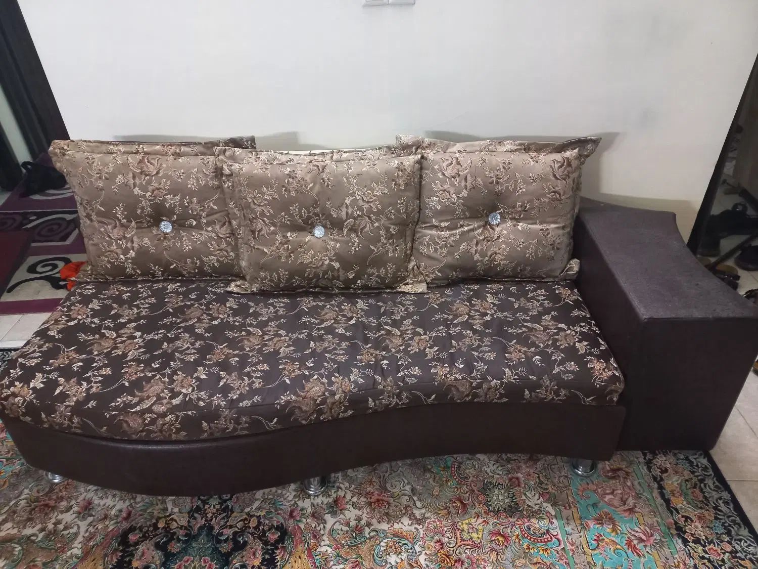 مبل راحتی ۸نفره دورو تمیز باکلی میز|مبلمان خانگی و میز عسلی|اصفهان, خواجو|دیوار