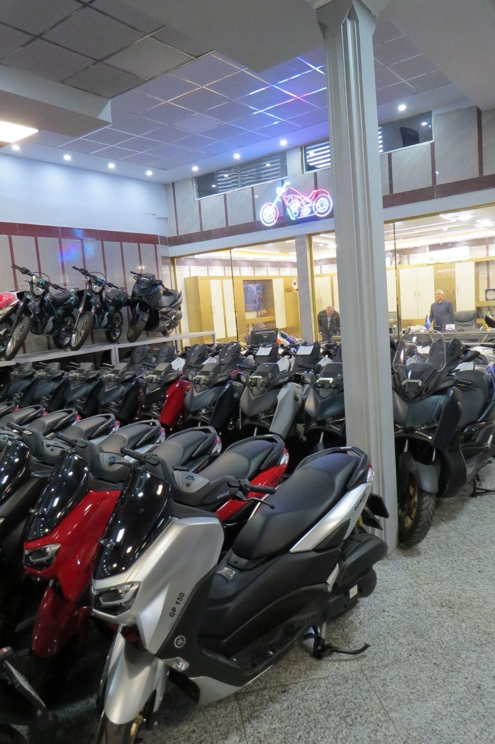 yamaha xmax250مدل ۱۴۰۳در رنگ بندی کامل|موتورسیکلت|تهران, گمرک|دیوار