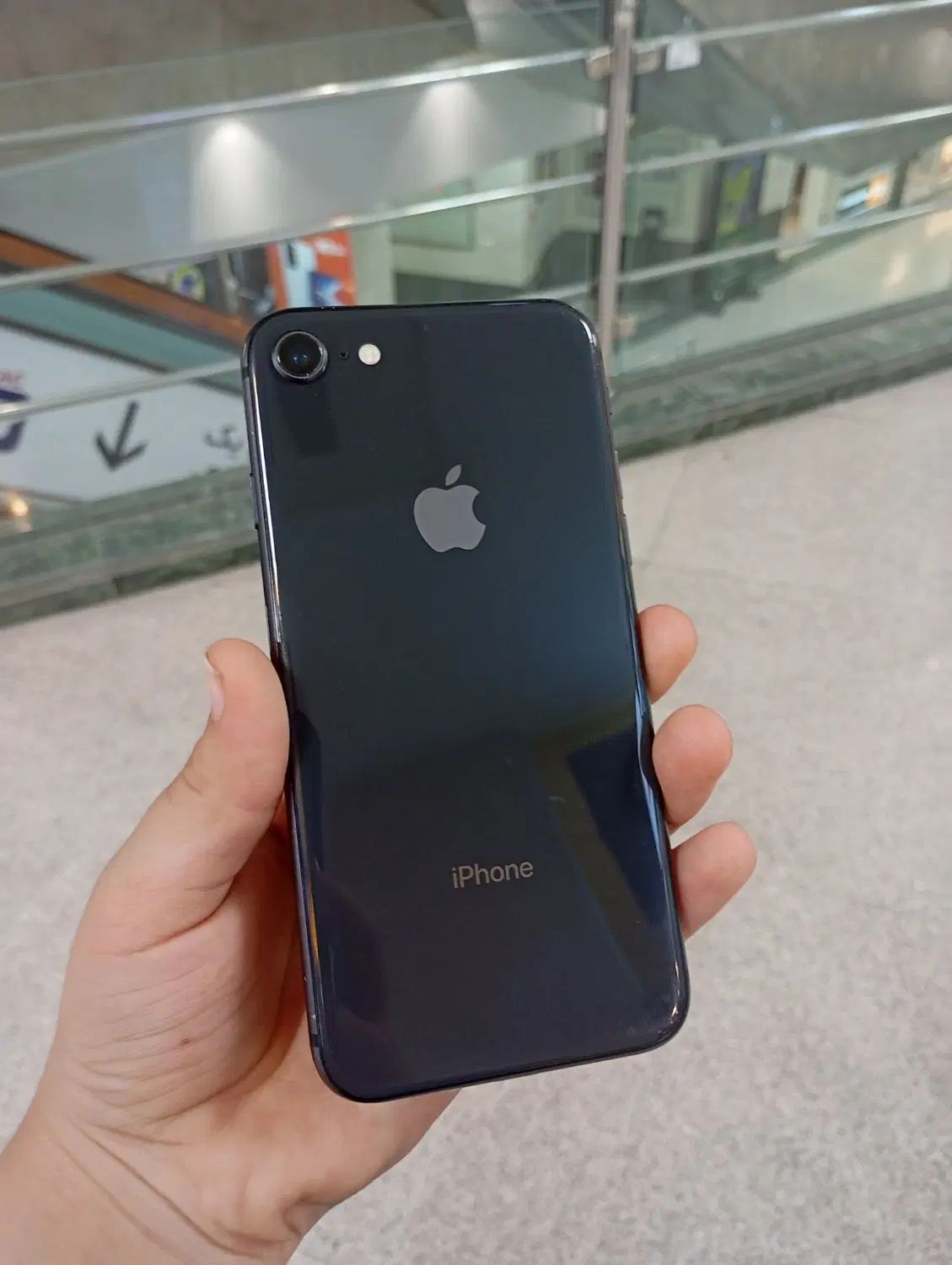 iphone 8  بسیار تمیز|موبایل|مشهد, عامل|دیوار