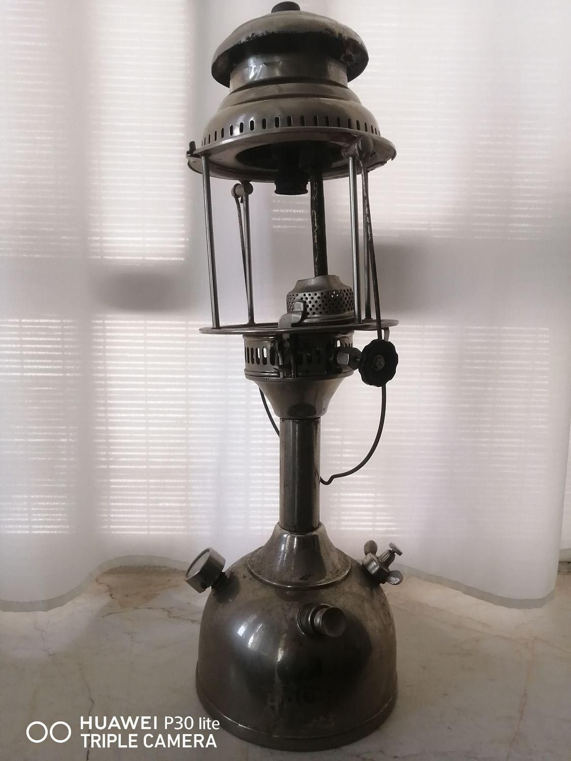 چراغ زنبوری|کلکسیون اشیاء عتیقه|قوچان, |دیوار