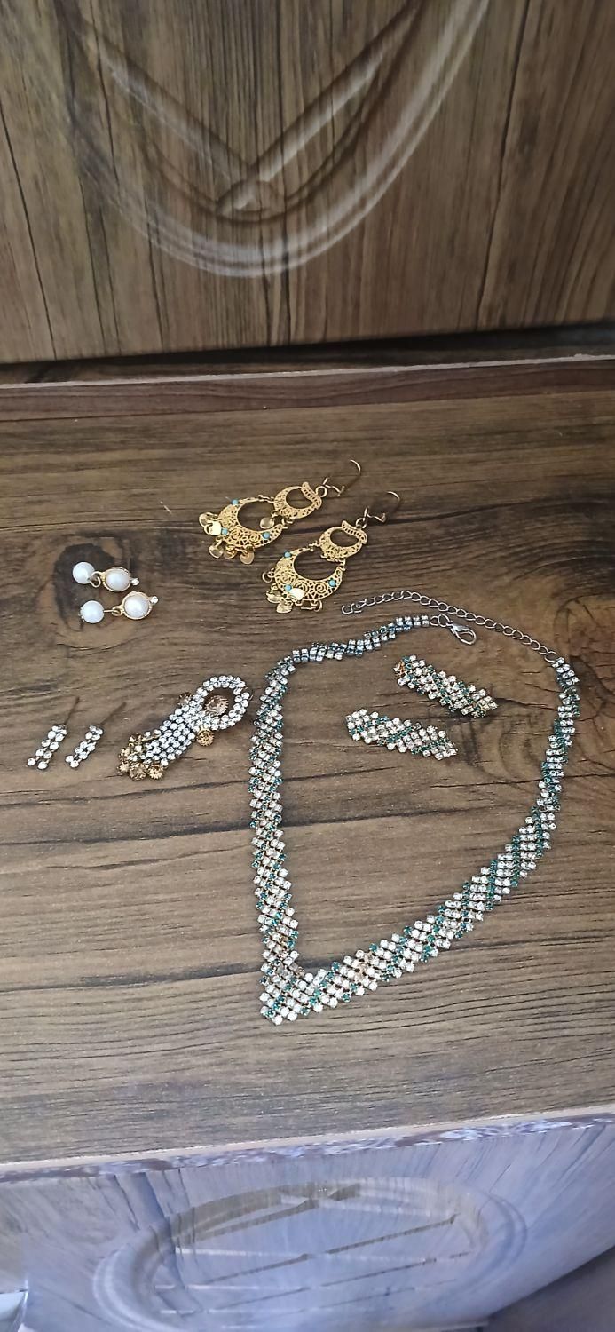 ست ونیم ست گردنی وگوشواره|جواهرات|همدان, |دیوار