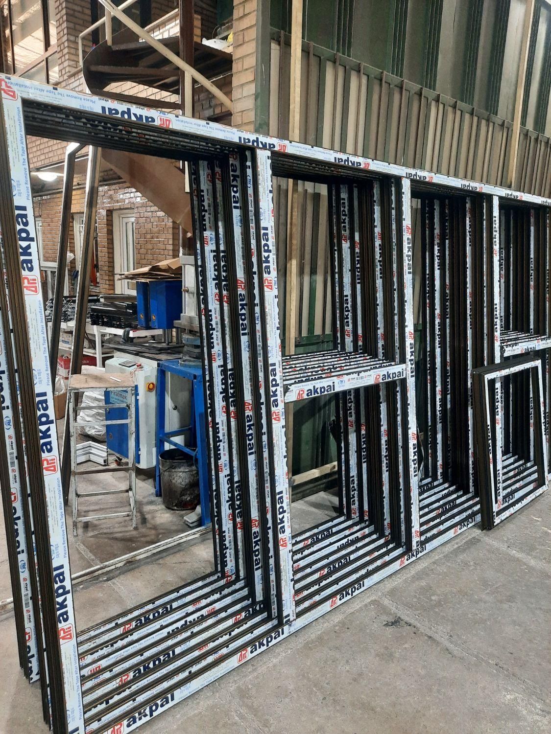 درب و پنجره های UPVC-آلومینیوم ترمال بریک|خدمات پیشه و مهارت|ری, فیروزآبادی|دیوار