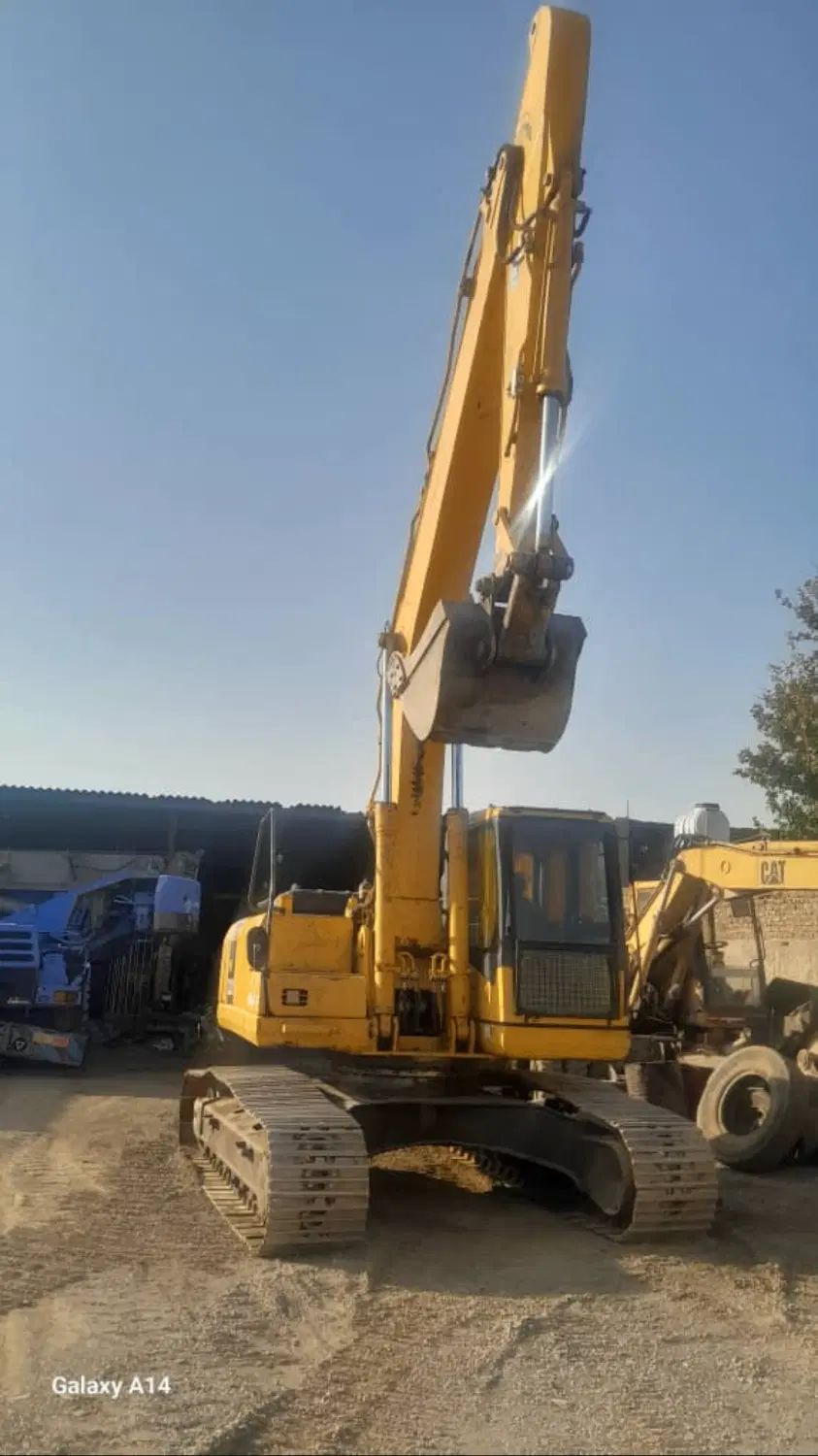 بیل مکانیکی کوماتسو 7- 220 مدل 2009|خودرو سنگین|اصفهان, باغ زیار|دیوار