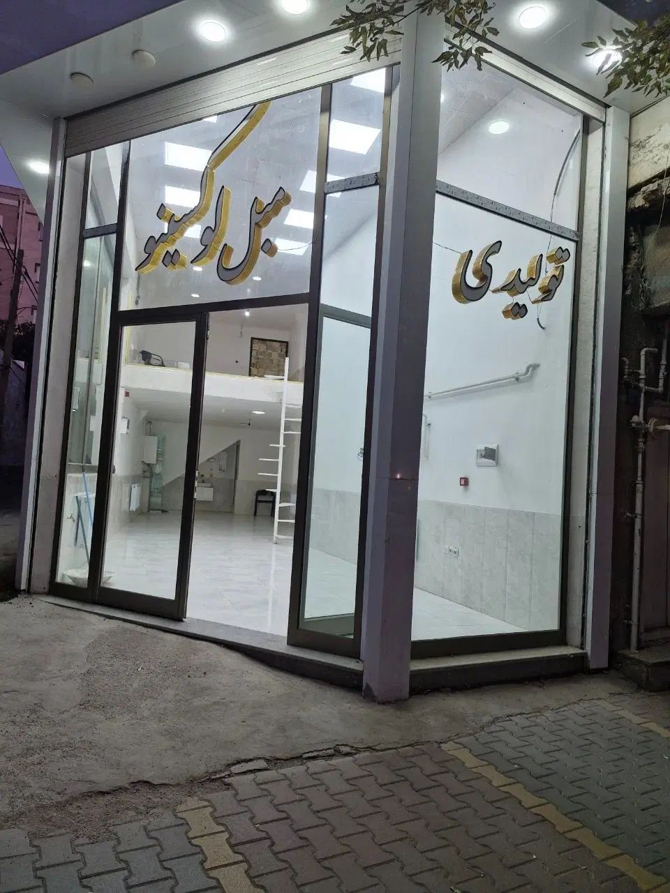 اجاره مغازه  همکف 70متروبالکن 30متر بر خیابان سعدی|اجارهٔ مغازه و غرفه|اردبیل, |دیوار