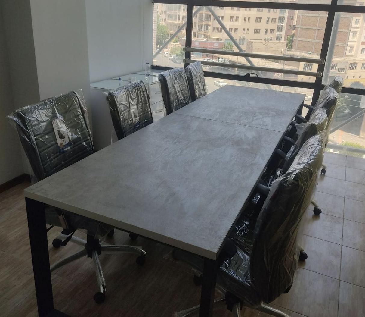 کنفرانس 8 نفره پایه فلزی دو تیکه 300*90|دفتر کار|کرج, چهارصد دستگاه|دیوار