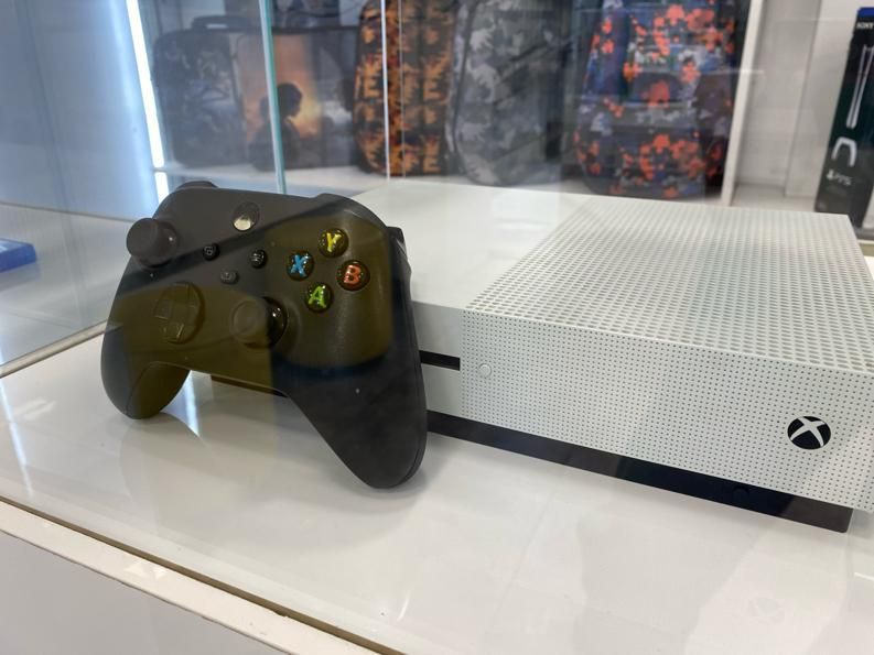 XBOX One S (اقساط)|کنسول، بازی ویدئویی و آنلاین|اصفهان, سعادت‌آباد|دیوار