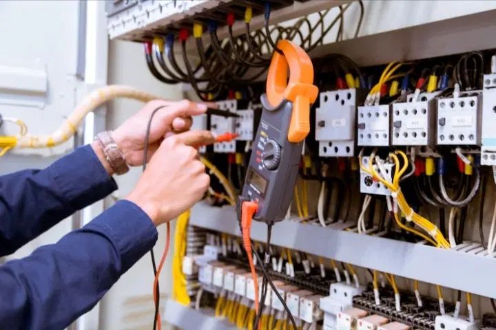 تعمیر  انواع تابلوهای برق صنعتی و  برق ساختمان|خدمات پیشه و مهارت|گرگان, |دیوار