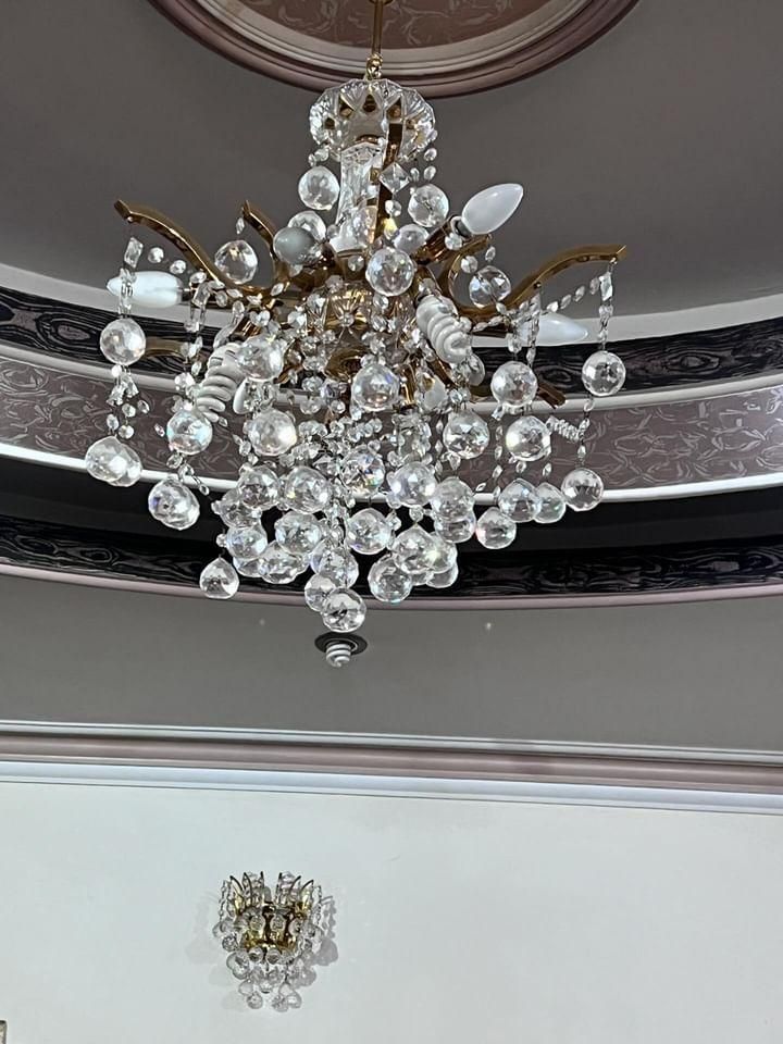 دو عدد لوستر کریستالی|لوستر و چراغ آویز|اندیشه, اندیشه فاز ۱|دیوار