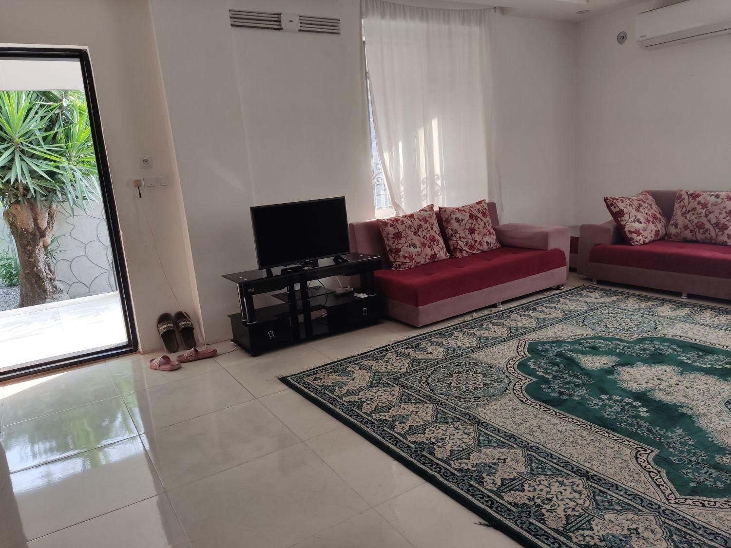 ویلای دنج وبزرگ|اجارهٔ کوتاهمدت ویلا و باغ|قائمشهر, |دیوار