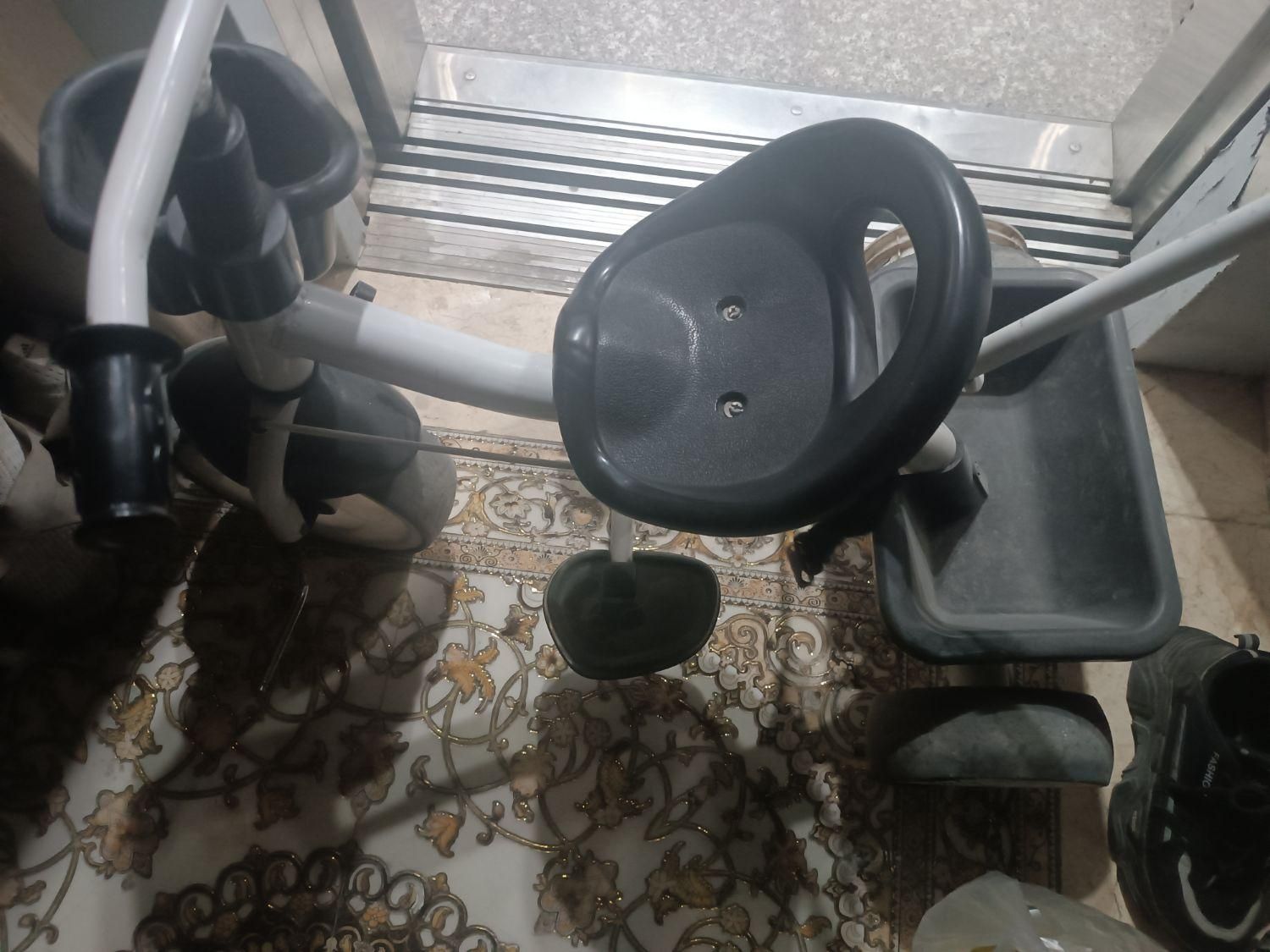 سه چرخه بچه گانه|اسباب‌بازی بچه|شیراز, چنچنه|دیوار