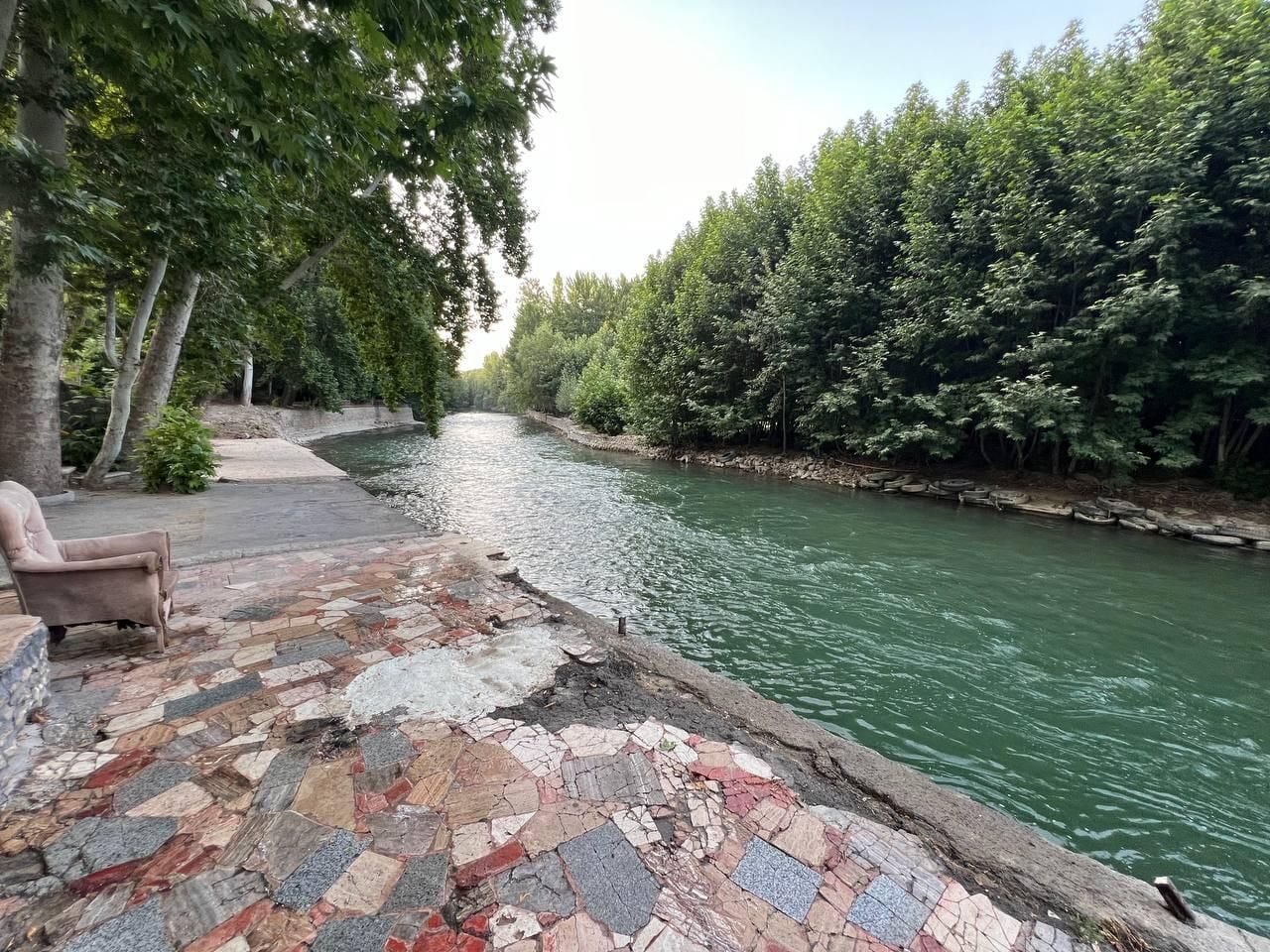 باغ بهادران لب اب|اجارهٔ کوتاه‌مدت ویلا و باغ|اصفهان, ابر|دیوار