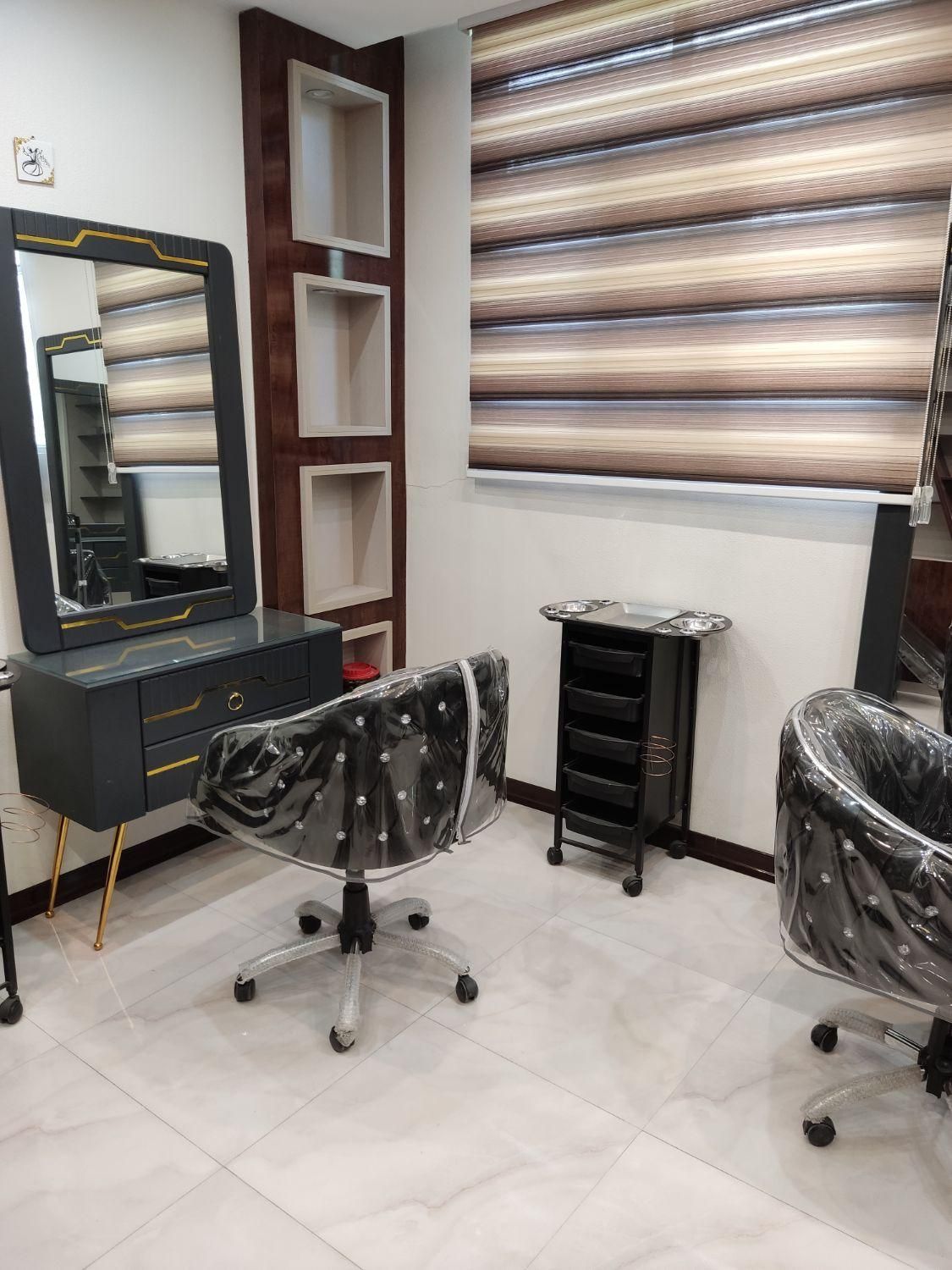 دعوت به همکاری  در لاین های آرایشی|اجارهٔ دفتر کار، اتاق اداری، مطب|شاهین‌شهر, نظامی|دیوار