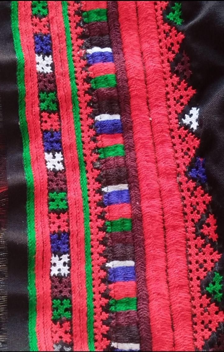 سوزن دوزی|لباس|خاش, |دیوار