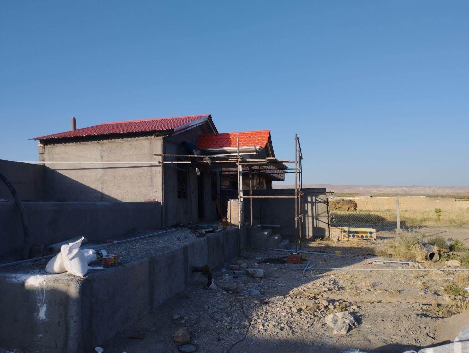 سقف شیبدار اردواز الاچیق پیشانی سوله|خدمات پیشه و مهارت|زنجان, |دیوار