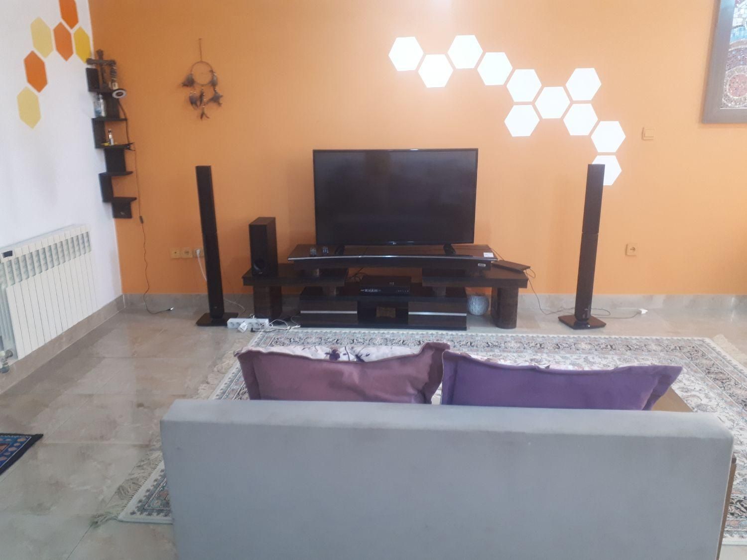 اجاره روزانه و کوتاه مدت واحد ۱۵۰متریدارای پارکینگ|اجارهٔ کوتاهمدت آپارتمان و سوئیت|کرمانشاه, |دیوار