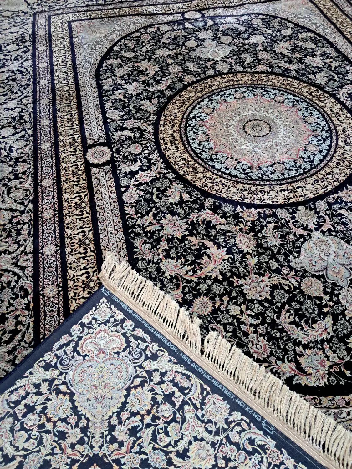 یک جفت فرش۱۲متری ۱۲۰۰شانه ۳۶۰۰تراکم سورمه ای اصل|فرش|تهران, آذری|دیوار