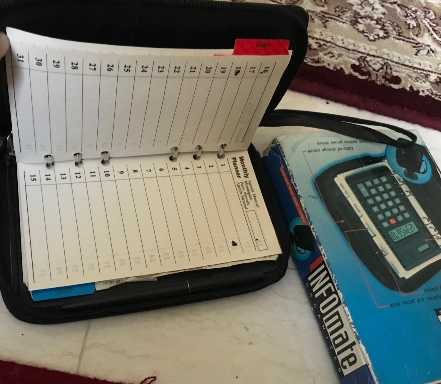 ماشین حساب همراه کیف چرم ودفتر یادداشت وجا سوئچی|لوازم التحریر|کرج, فاز ۲ مهرشهر|دیوار