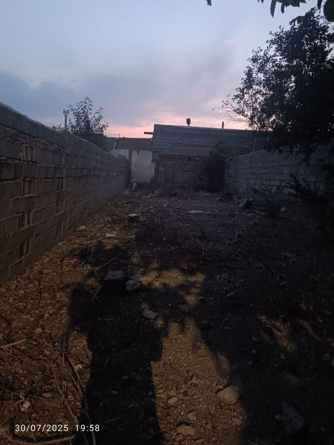 زمین ۲۲۰متر  در روستای احمد اباد  چهار دیواری.|فروش زمین و ملک کلنگی|مشگین شهر, |دیوار