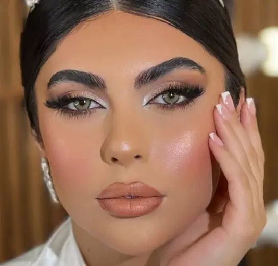 خدمات میکاپ وشنیون۷۰۰تا vip ۱۷۰۰اموزش فقط۵ت|خدمات آرایشگری و زیبایی|مشهد, وکیل‌آباد|دیوار
