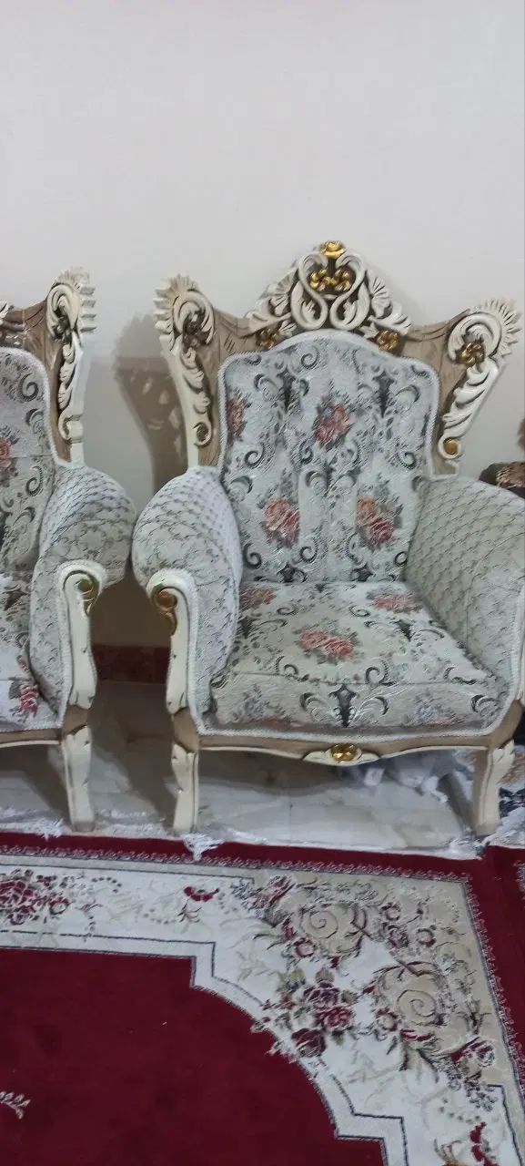 مبلمان ۸نفره سلطنتی،به اضافه دوتا میز عسلی سلطنتی|مبلمان خانگی و میز عسلی|صومعه‌سرا, |دیوار