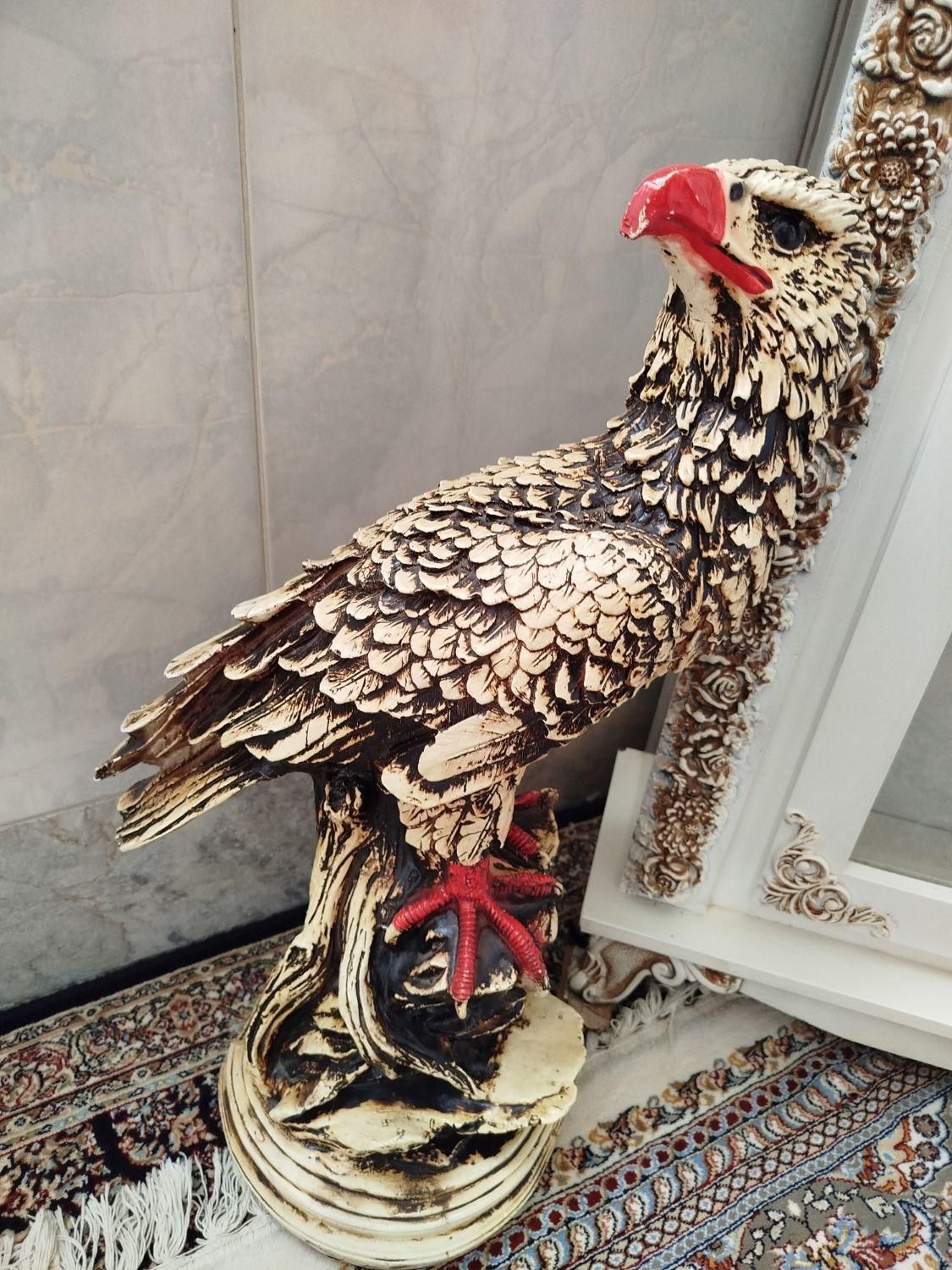 گل گلدان|گل مصنوعی|صحنه, |دیوار