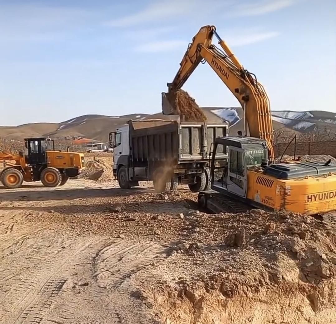 babcat بیل خاکبرداری حمل نخاله آبسرد وحومه|خدمات حمل و نقل|آبسرد, |دیوار