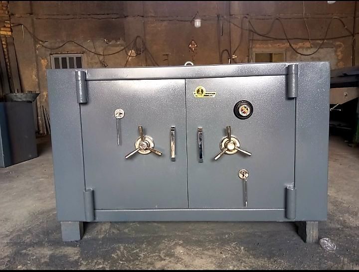 گاوصندوق زیرویترینی،دوهزار طلافروشی،نمایشگاهی|ابزارآلات|شیراز, تندگویان|دیوار