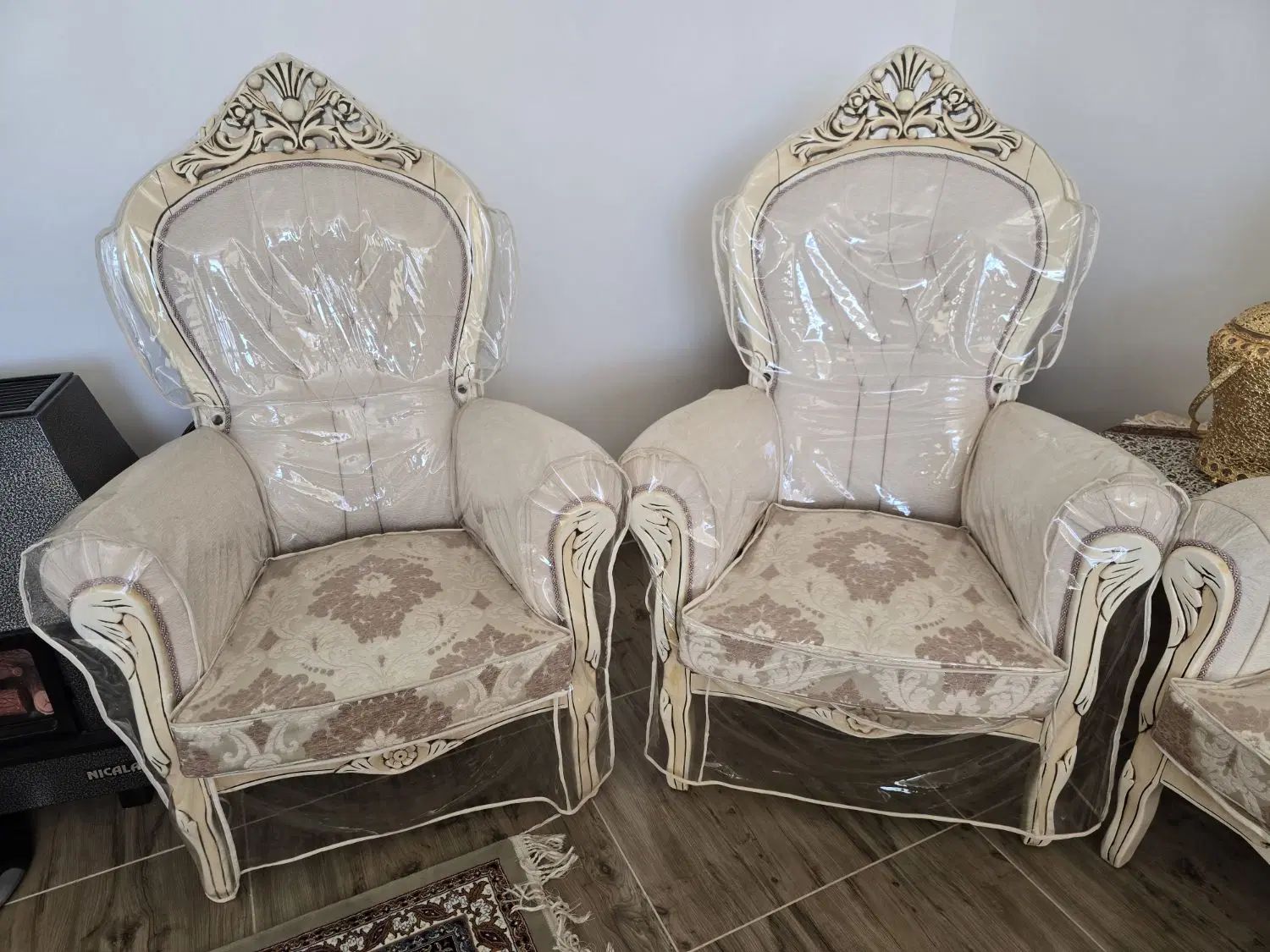 مبل سلطنتی منبت‌کاری شیک و خاص|مبلمان خانگی و میز عسلی|اصفهان, هزارجریب|دیوار