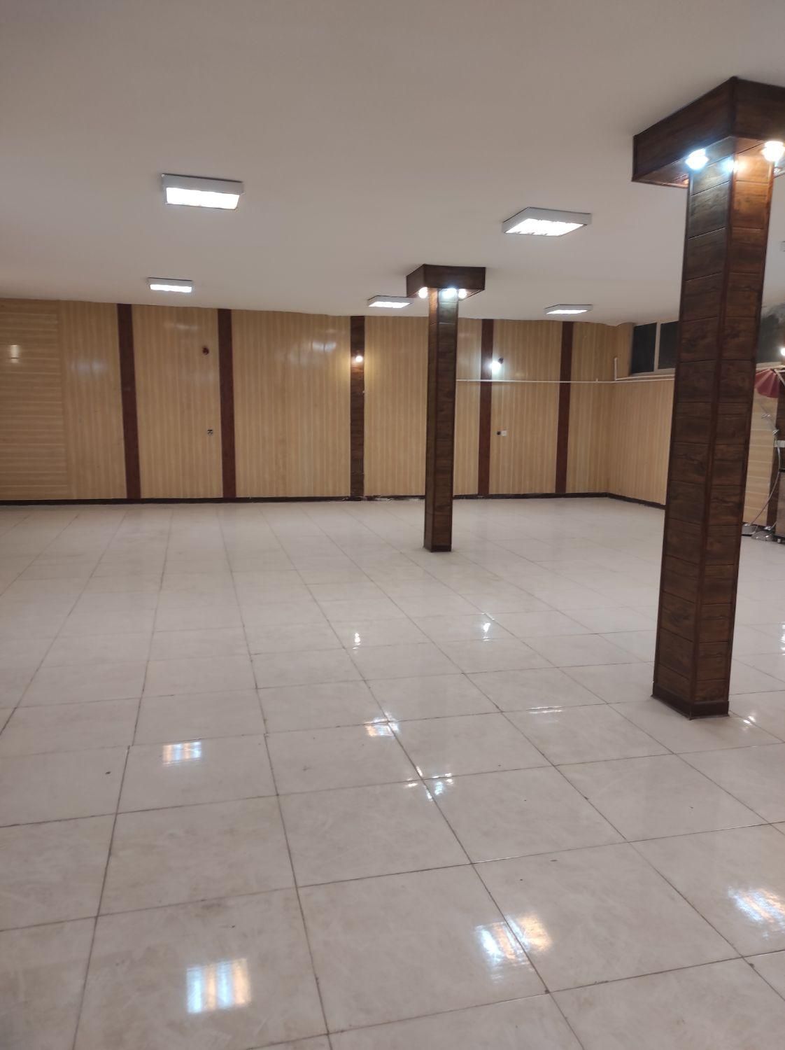 سالن ۳۰۰ متری کاشانی مناسب باشگاه|اجارهٔ دفتر کار، اتاق اداری، مطب|یزد, |دیوار