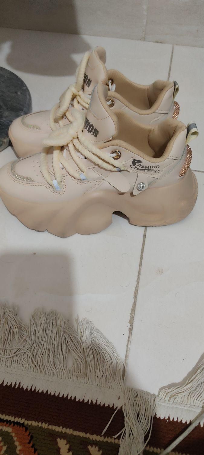 کفش زیبا وشیک|کیف، کفش، کمربند|شاهینشهر, شهرک گلدیس|دیوار