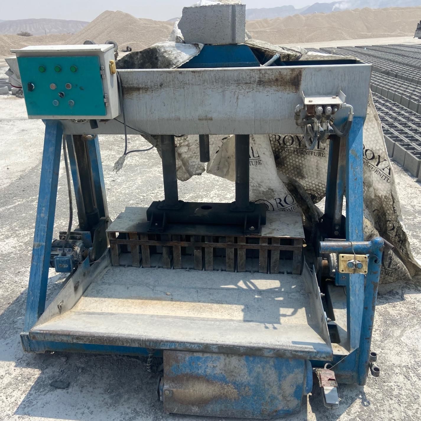 فروش دستگاه بلوک زنی نیمه اوتومات|ماشینآلات صنعتی|لار, |دیوار