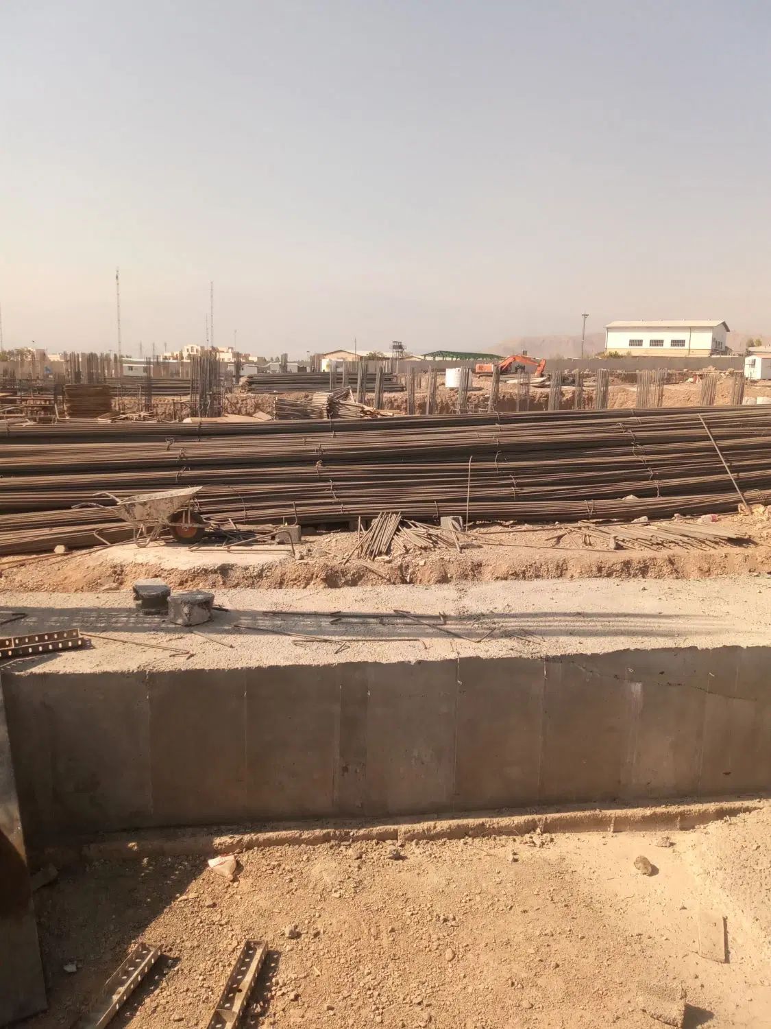 استاد کار// کارگر ساده ساختمانی|استخدام معماری، عمران و ساختمانی|تهران, شهرک امیرالمومنین|دیوار