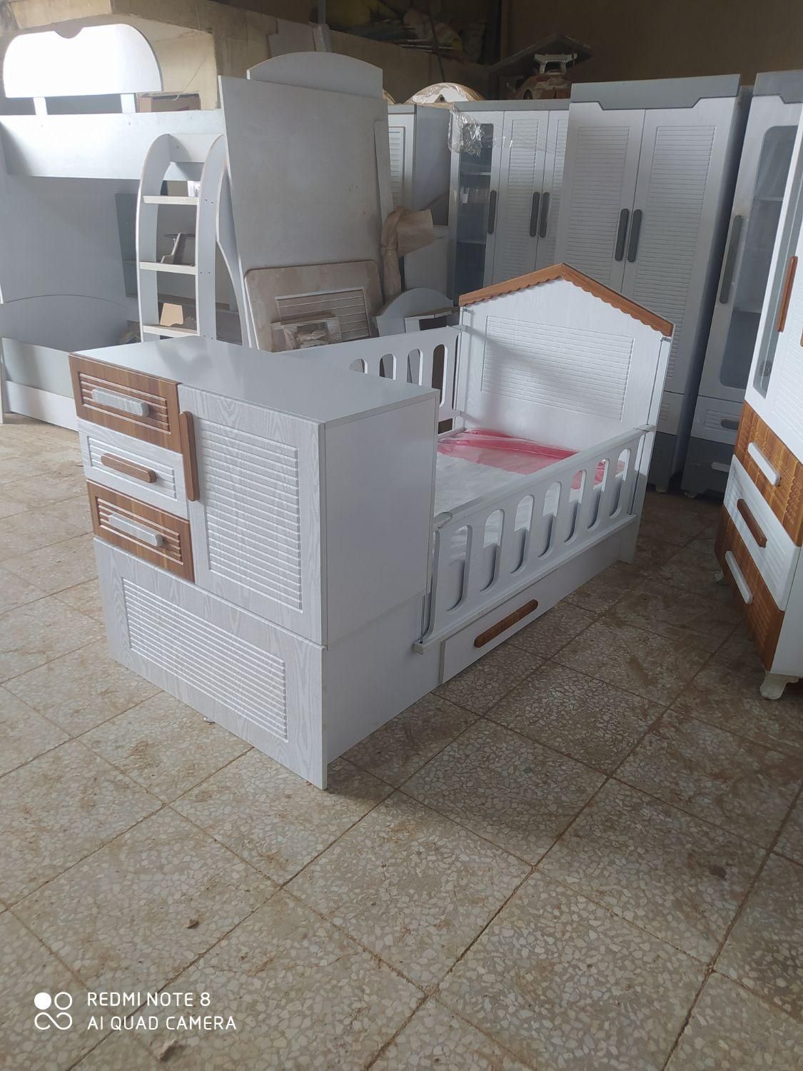 کمد بچه سه درب ویترین ب زرگ باعرض 90|اسباب و اثاث بچه|قم, امامزاده ابراهیم|دیوار