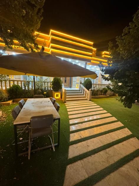 اجاره روزانه/۳خواب/استخرداخل بنا/فوتبال دستی|اجارهٔ کوتاهمدت ویلا و باغ|شهریار, شهرک شاهد|دیوار