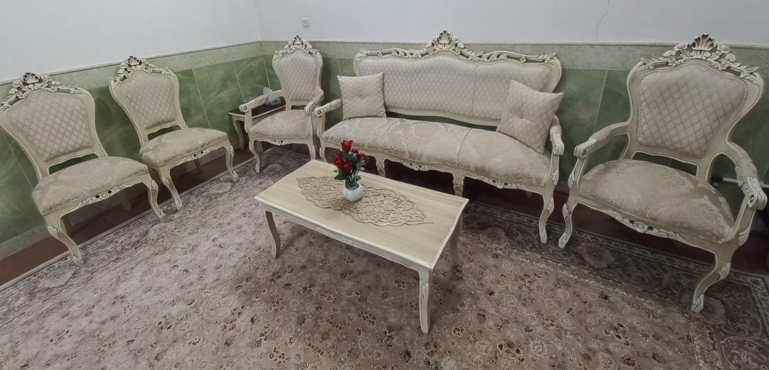 یک دست مبل ۷ نفره سلطنتی|مبلمان خانگی و میز عسلی|قم, آذر (نکویی)|دیوار