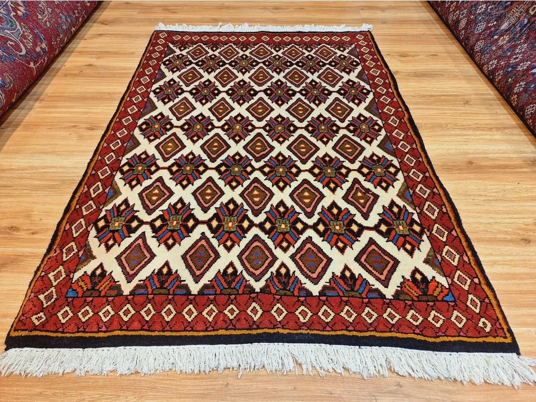 ذرع و نیم دستباف نقشه افشان بختیاری|فرش|تهران, اکباتان|دیوار