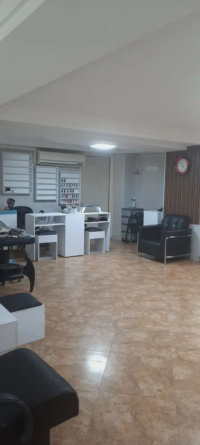 اجاره میز ناخن|اجارهٔ دفتر کار، اتاق اداری، مطب|کرج, دهقان ویلا|دیوار