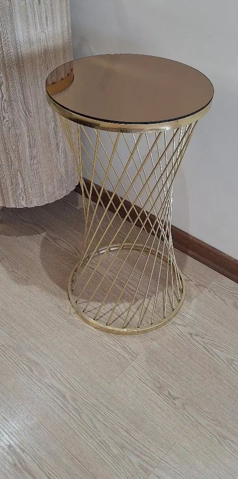 میز عسلی وآباژور چوب نارگیل و شمعدان های پایه برنز|چراغ خواب و آباژور|تبریز, |دیوار