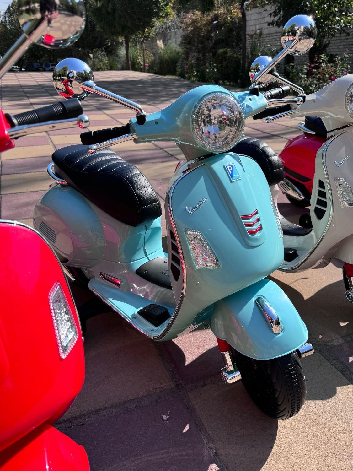 ماشین موتور شارژی وسپا (اورجینال) دو موتوره|اسباببازی بچه|کرج, فاز ۱ مهرشهر|دیوار