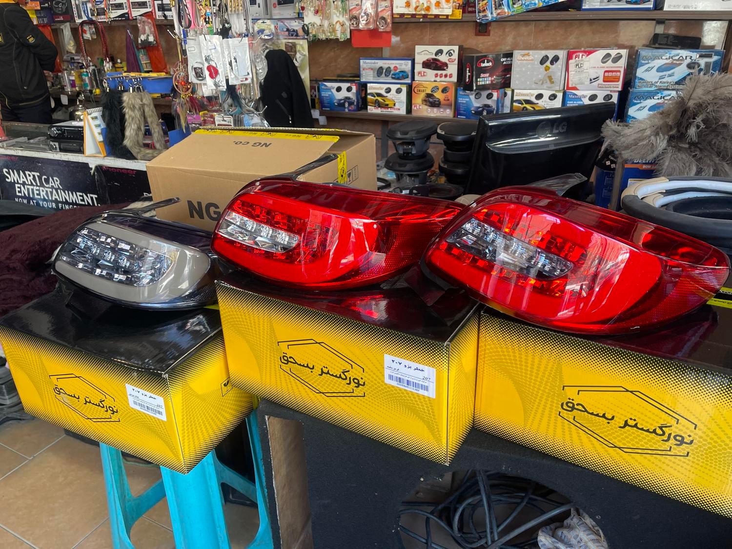 چراغ جلو و خطر عقب ۲۰۶ طرح 207 و 206صندوقدار sd|قطعات یدکی و لوازم جانبی|کرج, کمال‌شهر|دیوار