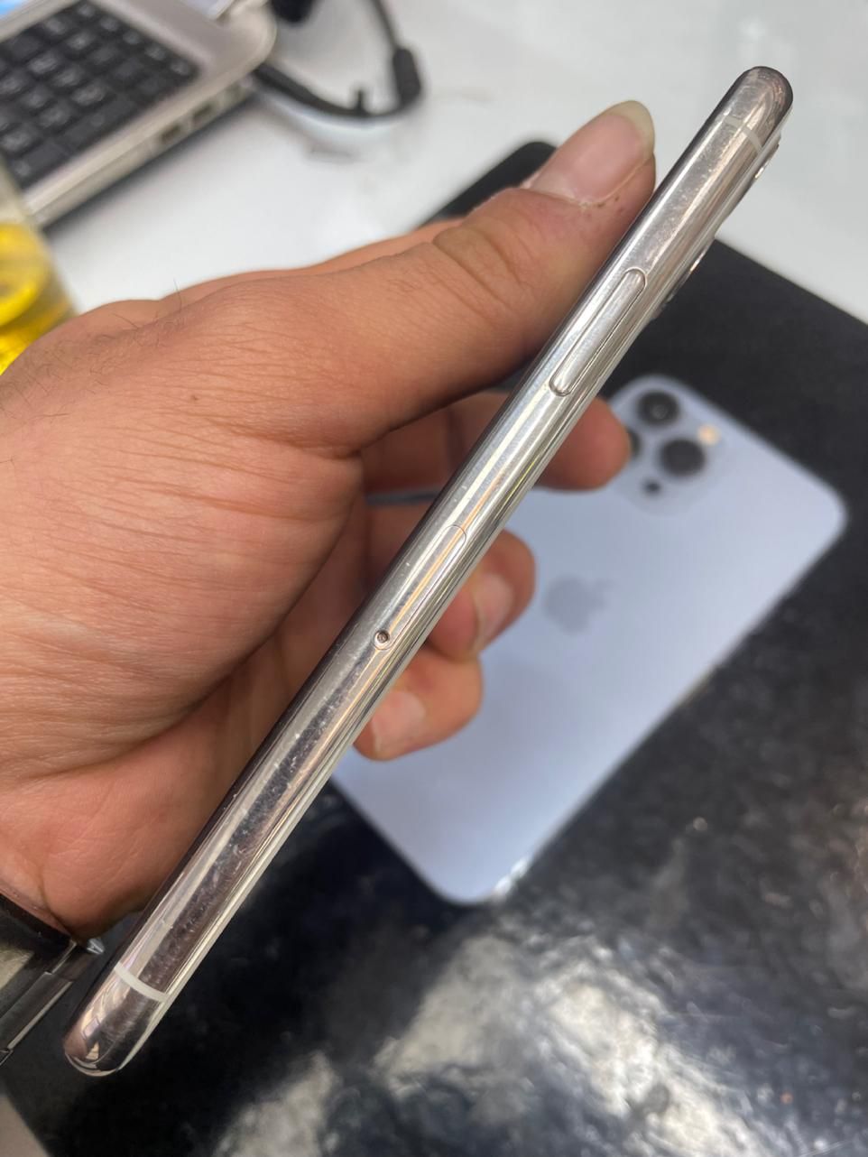 اپل iPhone 11 Pro با حافظهٔ ۲۵۶ باتری ۹۱ فابریک|موبایل|اصفهان, چرخاب|دیوار