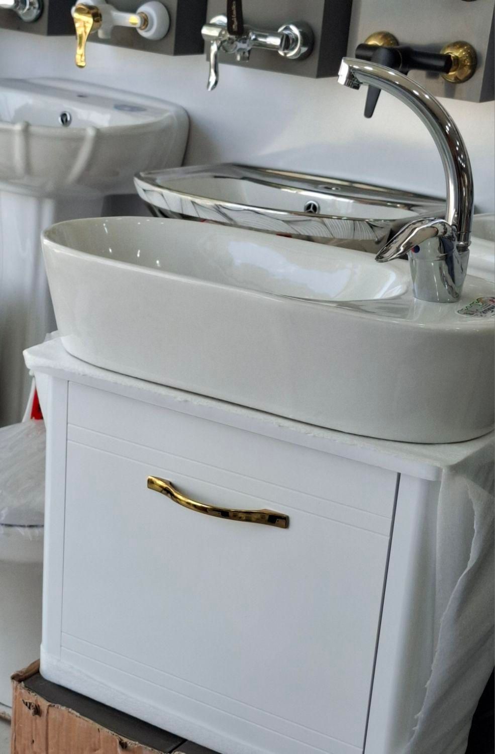 روشویی  کابینتی  کم جا|لوازم سرویس بهداشتی|شیراز, کوشک میدان|دیوار