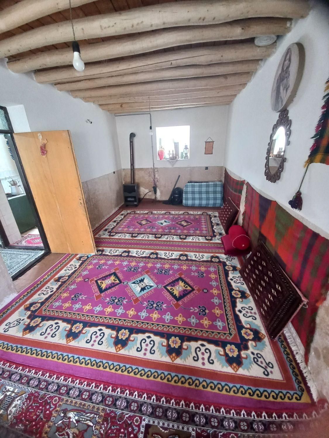 سویت سنتی ویلایی۷۰ متری|اجارهٔ کوتاه‌مدت آپارتمان و سوئیت|پاوه, |دیوار