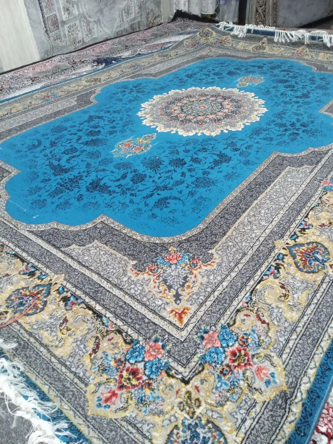 اینجا سرای اقساطی فرش ۱۲متری شاهانه نقش|فرش|اصفهان, لاله|دیوار