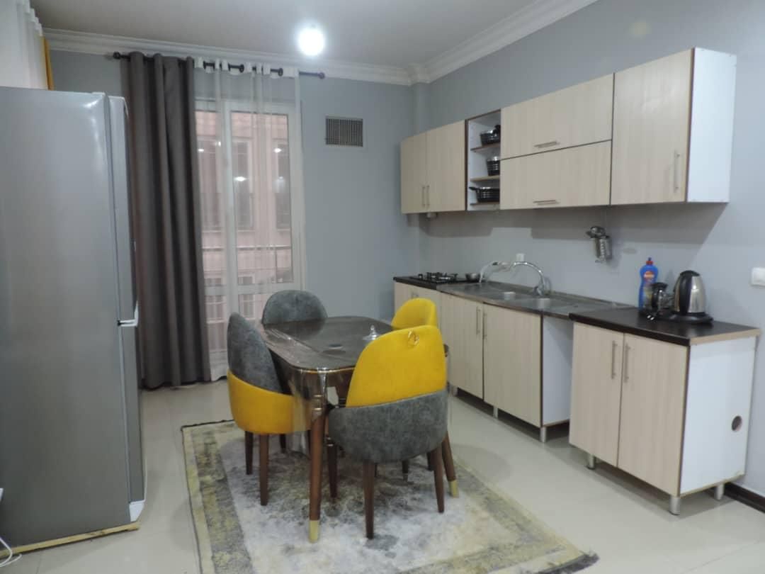 اجاره مبله مجرد و خانواده بی بیعانه|اجارهٔ کوتاه‌مدت آپارتمان و سوئیت|تهران, فلسطین (میدان انقلاب)|دیوار