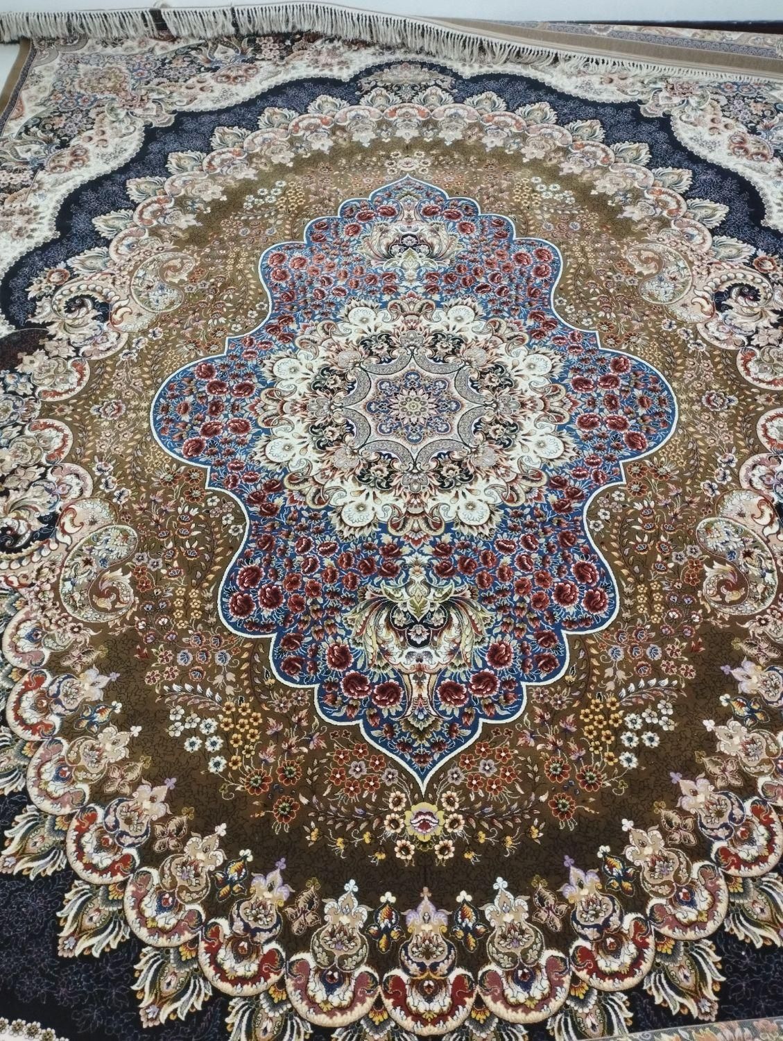 فرش ۱۲متری نو و درجه یک|فرش|شاهینشهر, شهرک گلدیس|دیوار