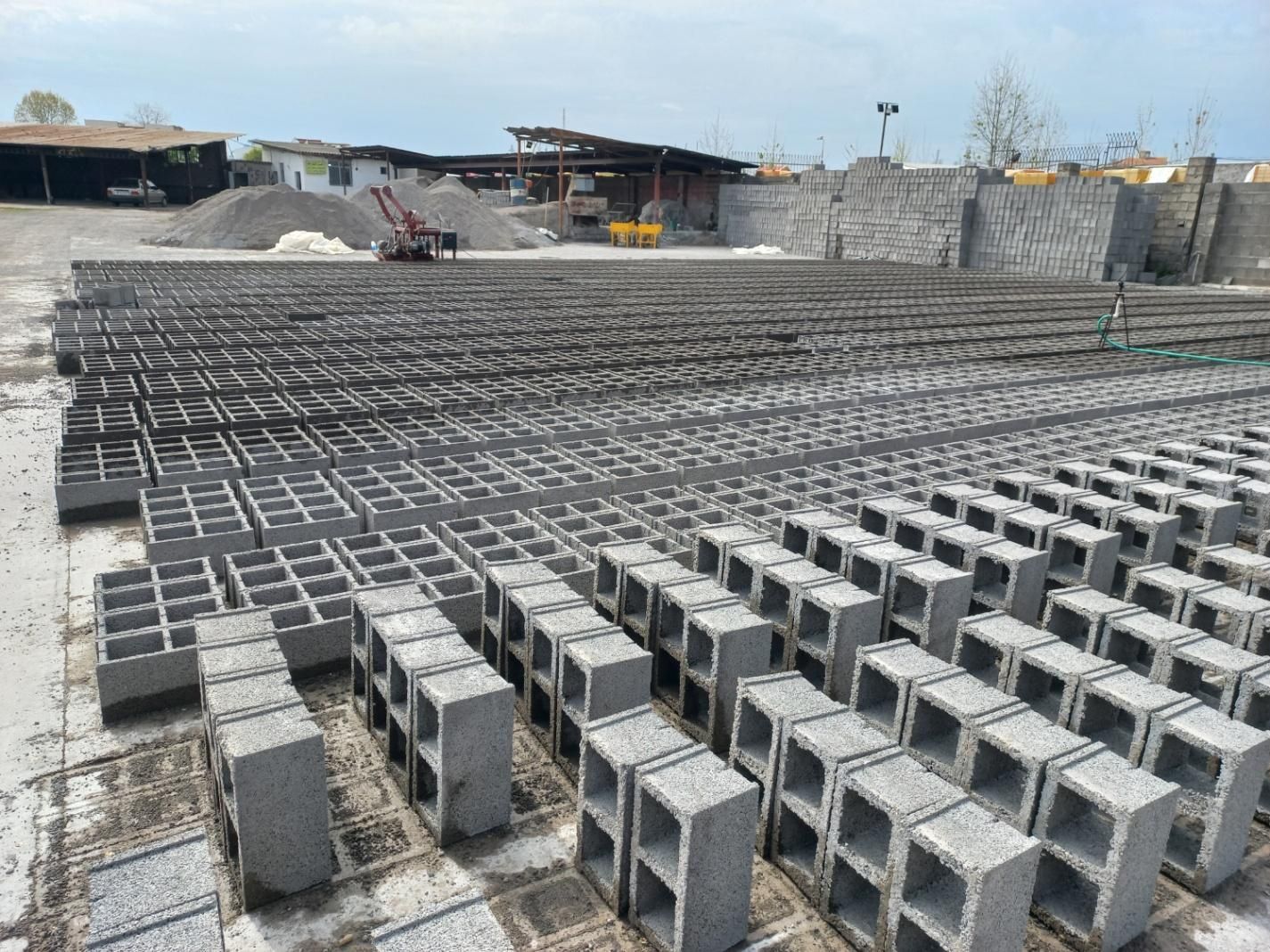 بلوک سیمانی ، تیرچه ،سیمان|مصالح و تجهیزات ساختمان|رشت, کوی امام رضا|دیوار